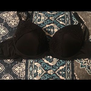 Black bra w/ lace
